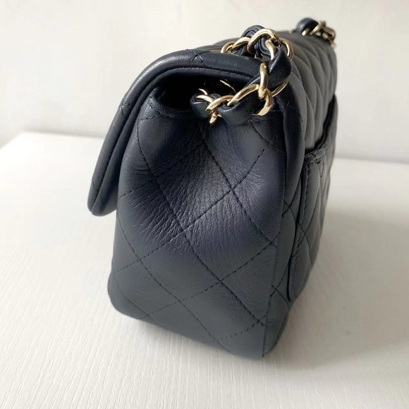 Authentic Chanel classic mini flap bag - Picture 4 of 10